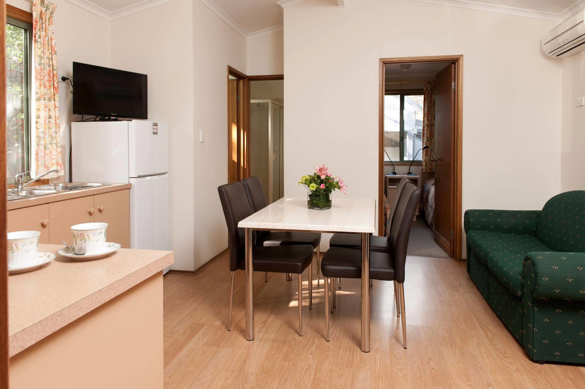 Adelaide Caravan Park - Aspen Holiday Parks Esterno foto