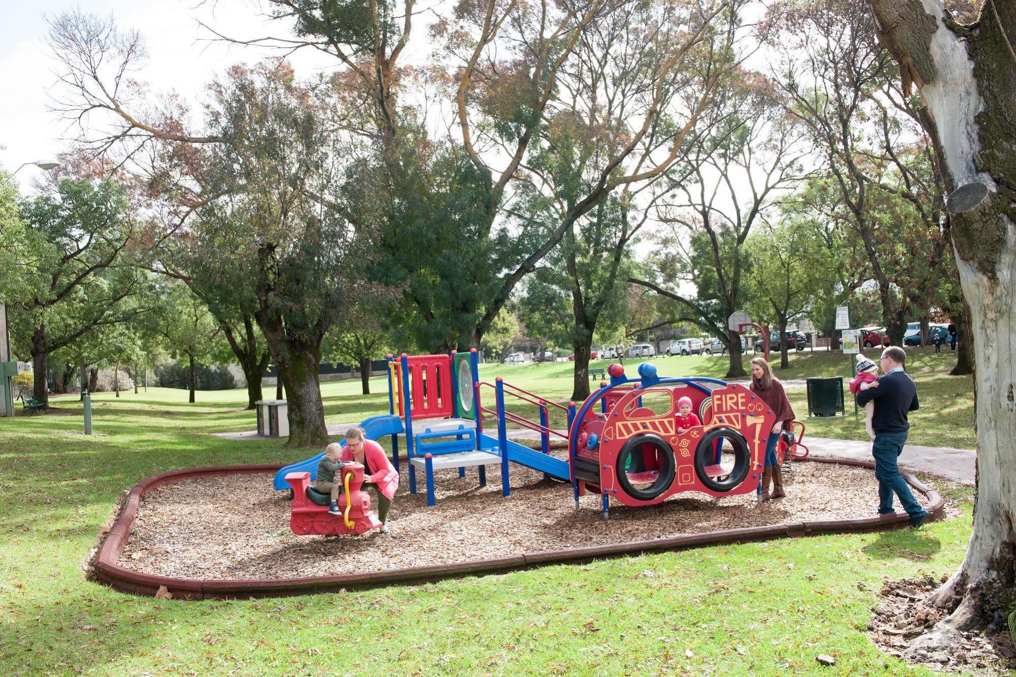 Adelaide Caravan Park - Aspen Holiday Parks Esterno foto
